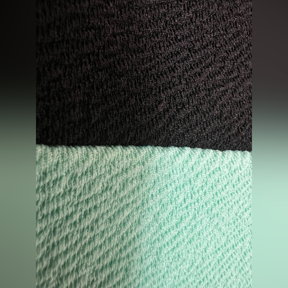 LulaRoe Cassie - Picture 2 of 4